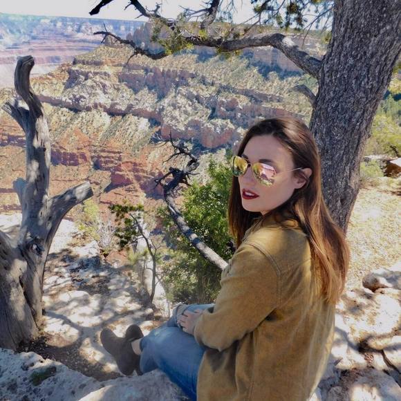 Meet your Posher, Paige - Picture 1 of 1